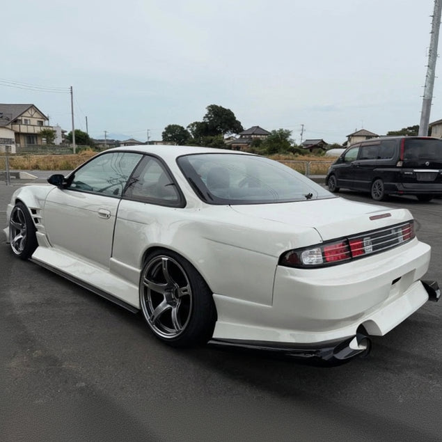 CST Zero-1 Hyper V2 18X9.5J Metal Silver