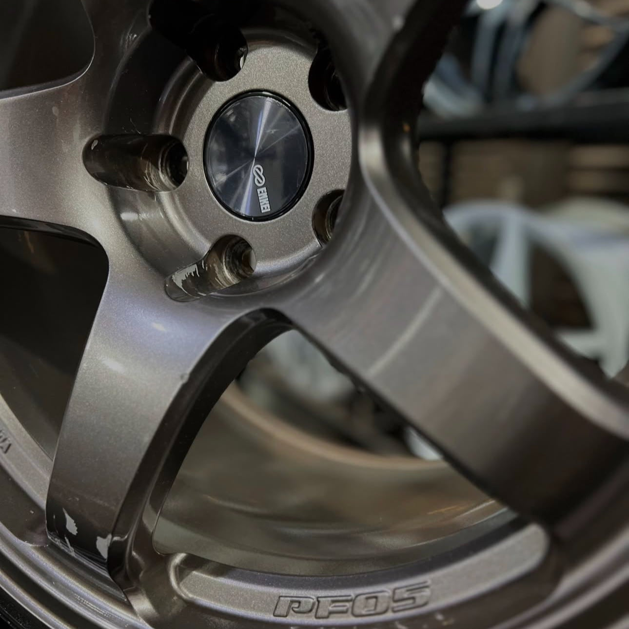 Enkei PF05 18X9J-18X10J