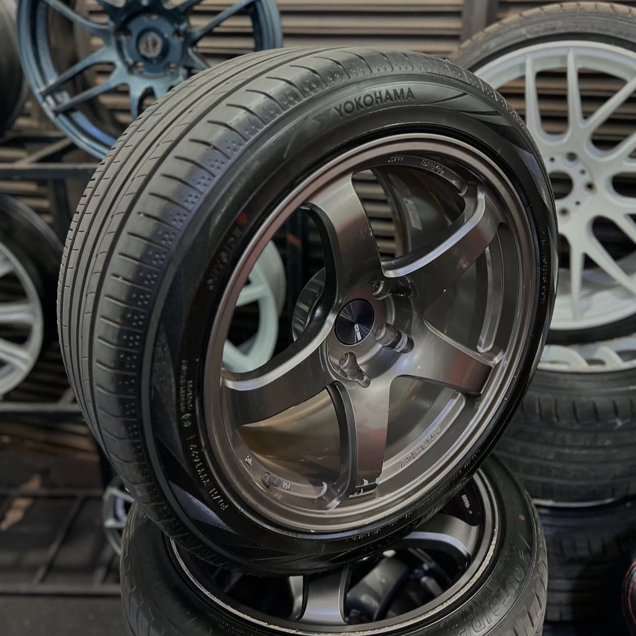 Enkei PF05 18X9J-18X10J