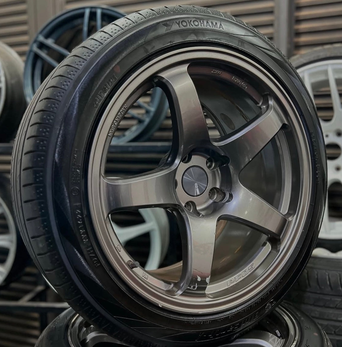 Enkei PF05 18X9J-18X10J
